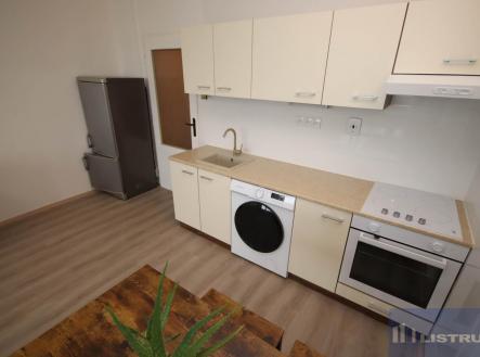 Pronájem bytu, 1+kk, 32 m²