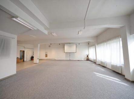 Pronájem obchodní prostory, 219 m²