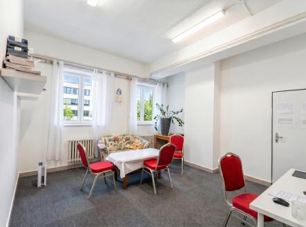 Pronájem obchodní prostory, 219 m²