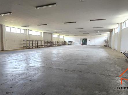 Pronájem - komerční objekt, výroba, 1 596 m²
