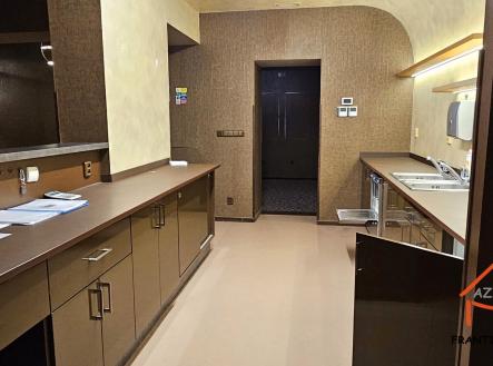 Pronájem - restaurace, 205 m²