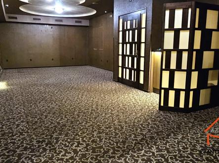 Pronájem - restaurace, 205 m²