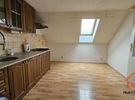 Pronájem bytu, 2+1, 43 m²