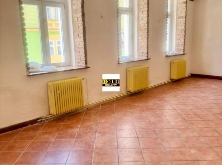 Pronájem obchodní prostory, 100 m²