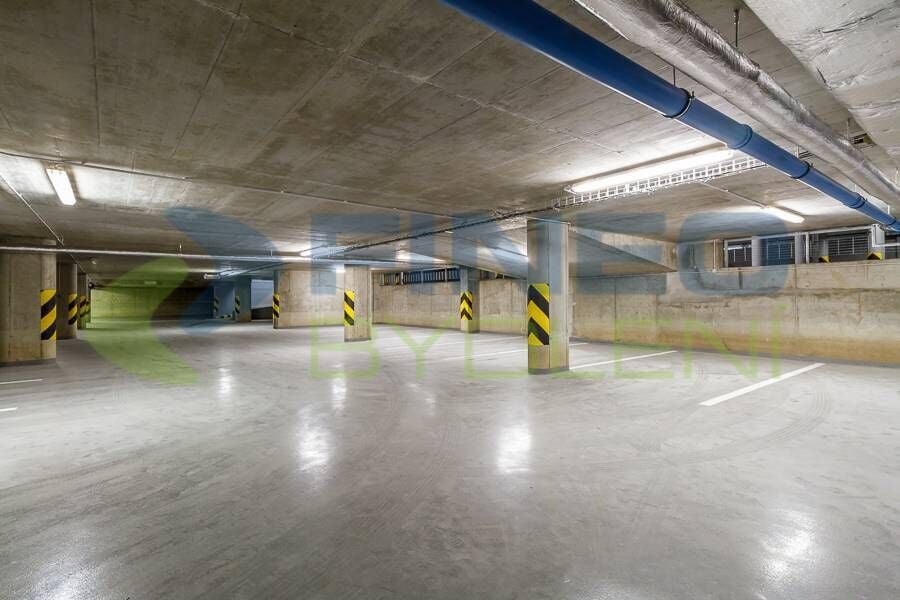 Pronájem garážového stání 12m2