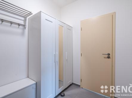 Pronájem bytu, 1+kk, 44 m²