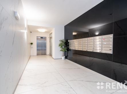 Pronájem bytu, 1+kk, 44 m²