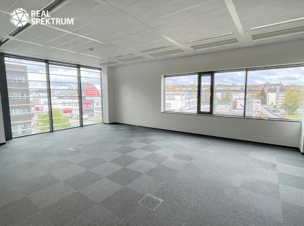 Pronájem kanceláře, 872 m²