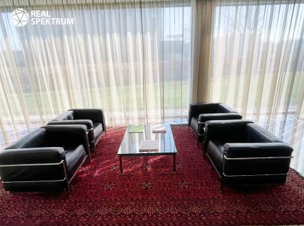 Pronájem kanceláře, 872 m²