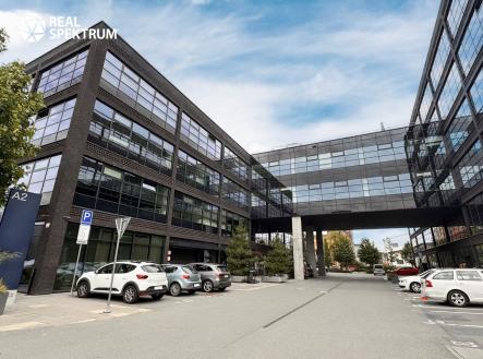 Pronájem kanceláře, 1 535 m²