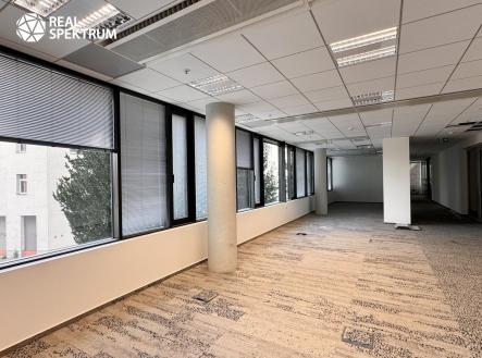 Pronájem kanceláře, 249 m²