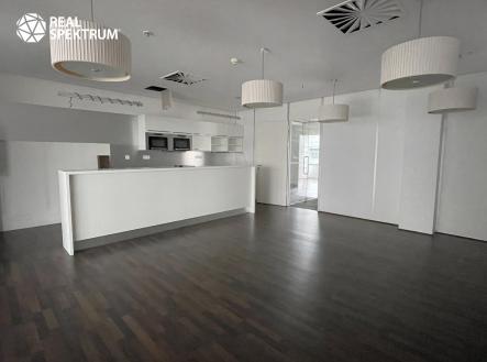 Pronájem kanceláře, 829 m²