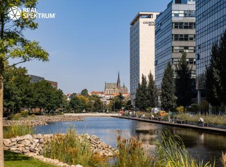 Pronájem kanceláře, 829 m²