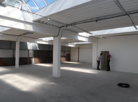 Pronájem komerčního objektu, sklad, 166 m²