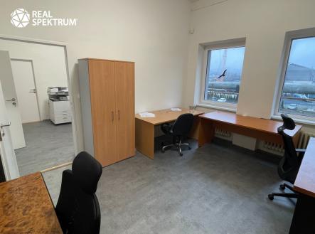 Pronájem kanceláře, 203 m²