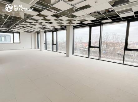 Pronájem kanceláře, 275 m²