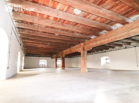 Pronájem komerčního objektu, sklad, 1 655 m²