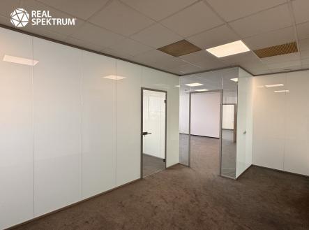 Pronájem kanceláře, 225 m²