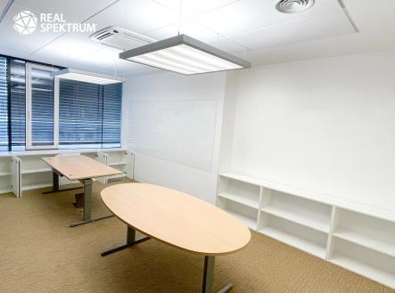 Pronájem kanceláře, 780 m²