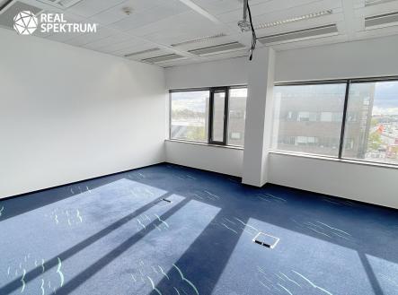 Pronájem kanceláře, 603 m²