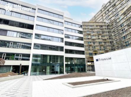 Pronájem kanceláře, 485 m²