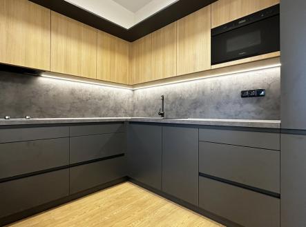 Pronájem bytu, 1+kk, 33 m²