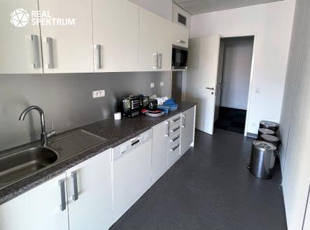 Pronájem kanceláře, 283 m²