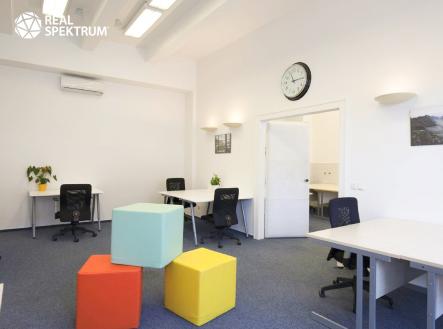 Pronájem kanceláře, 95 m²