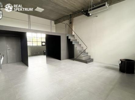 Pronájem obchodní prostory, 140 m²