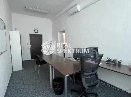 Pronájem - kanceláře, 54 m²