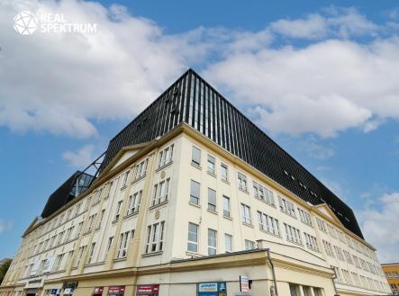 Pronájem kanceláře, 433 m²