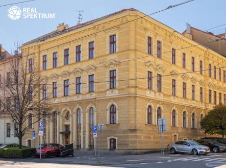 Pronájem kanceláře, 1 708 m²