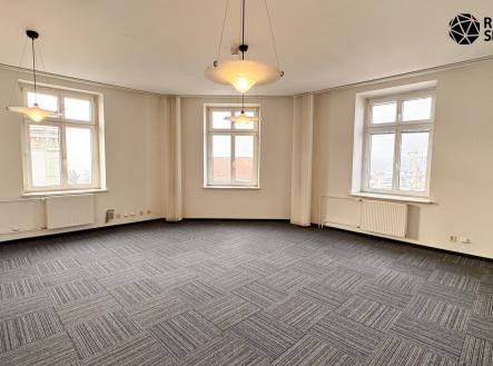 Pronájem kanceláře, 283 m²