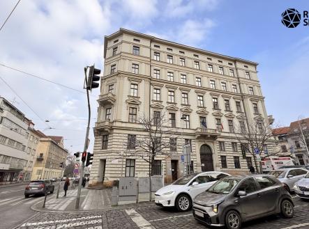 Pronájem kanceláře, 552 m²