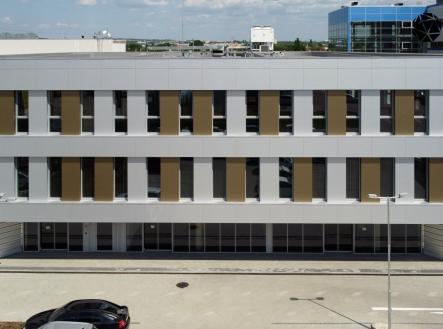 Pronájem - obchodní prostor, 227 m² obrázek