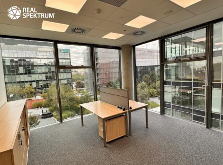 Pronájem kanceláře, 535 m²