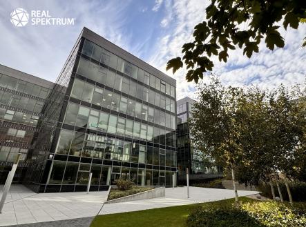 Pronájem kanceláře, 684 m²