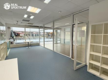 Pronájem kanceláře, 92 m²