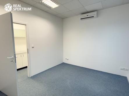 Pronájem kanceláře, 92 m²