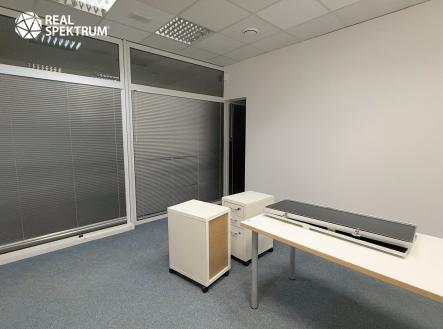 Pronájem kanceláře, 92 m²