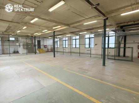 Pronájem komerčního objektu, sklad, 334 m²