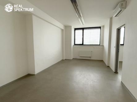 Pronájem komerčního objektu, sklad, 334 m²