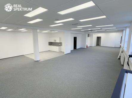 Pronájem kanceláře, 153 m²