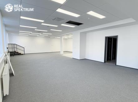 Pronájem kanceláře, 153 m²