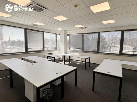 Pronájem kanceláře, 496 m²