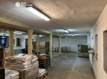 Pronájem komerčního objektu, sklad, 644 m²