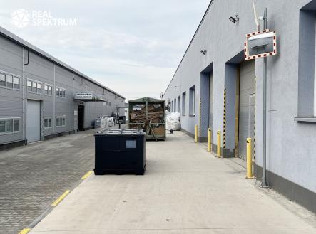 Pronájem komerčního objektu, sklad, 950 m²