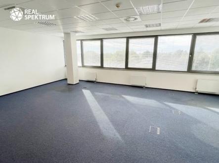 Pronájem kanceláře, 1 328 m²