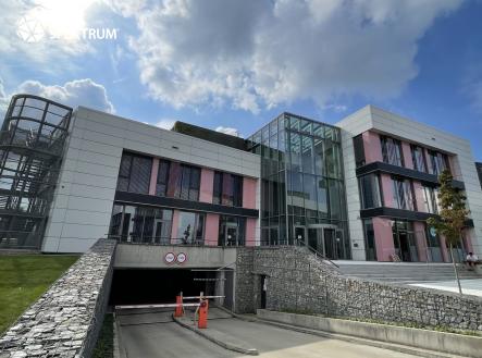 Pronájem kanceláře, 572 m²