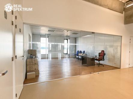 Pronájem kanceláře, 464 m²